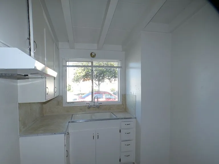 713 N Vine St — Photo 7