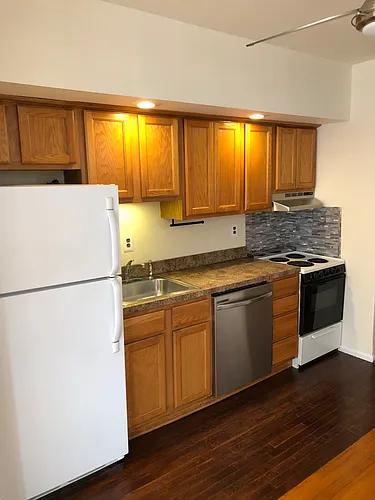 2114 Fitzwater St #1 Photo 1
