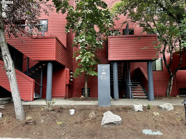 730 NW Naito Pkwy APT E25, Portland, OR 97209