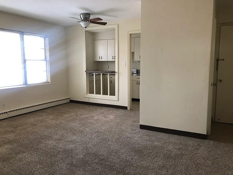 235 Exeter Pl — Photo 3