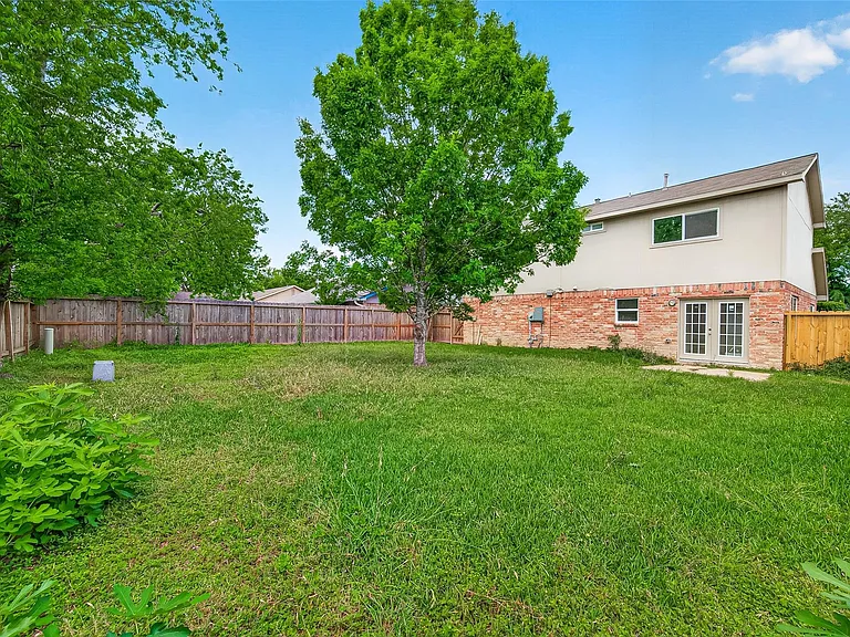 14115 Cheval Dr — Photo 32