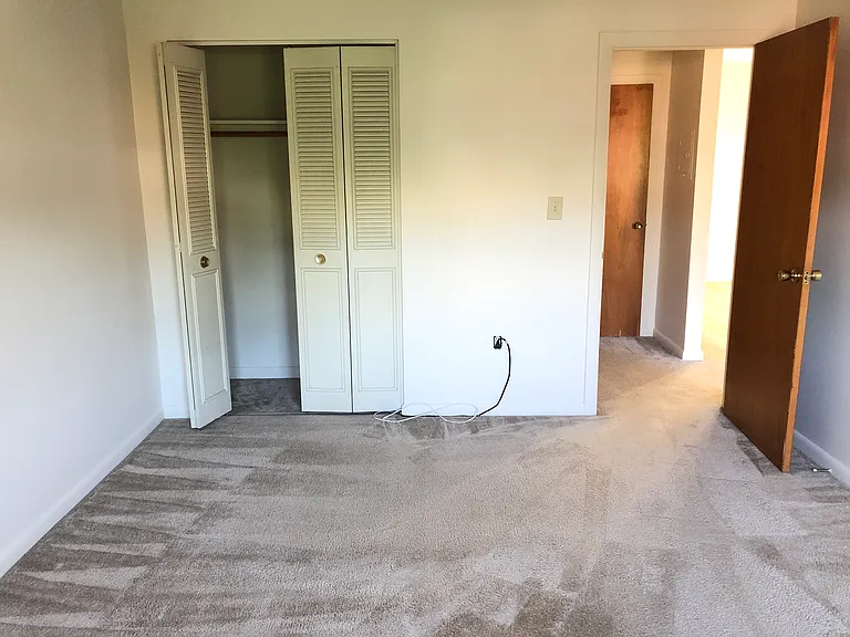 Lexington St Apartments — Photo 69