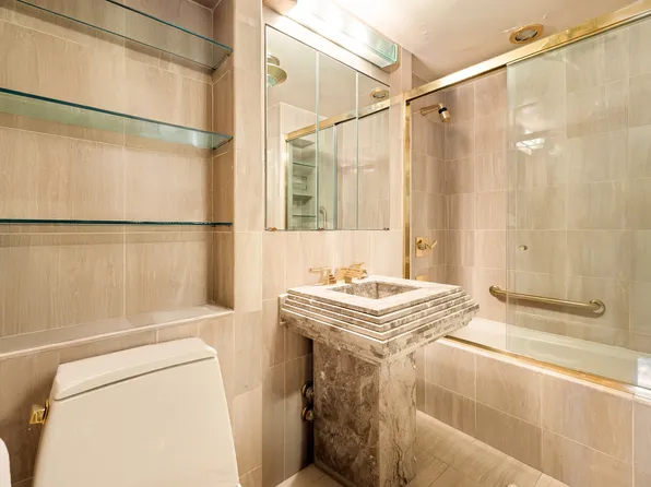 425 East 63rd Street image 18 of 28