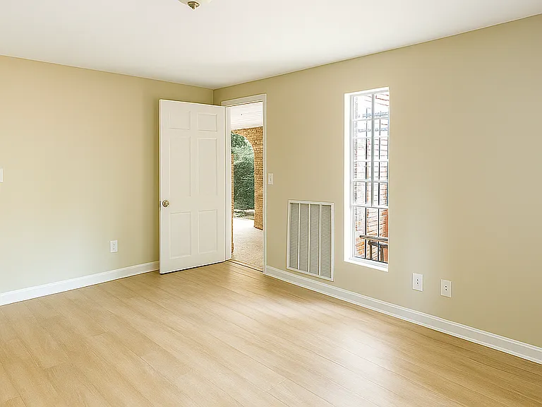 2325 Spring Park Rd #1 — Photo 5
