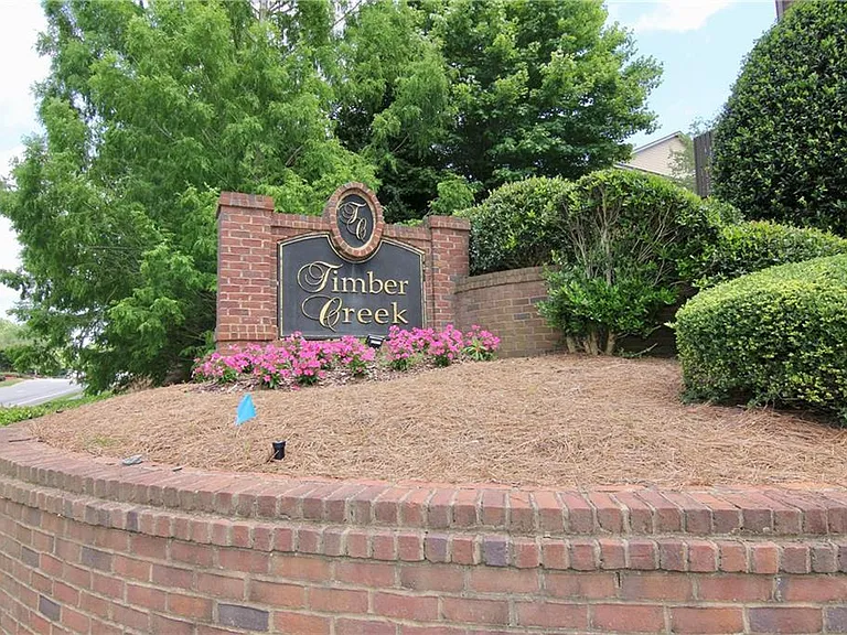 1660 Jardin Ct — Photo 1