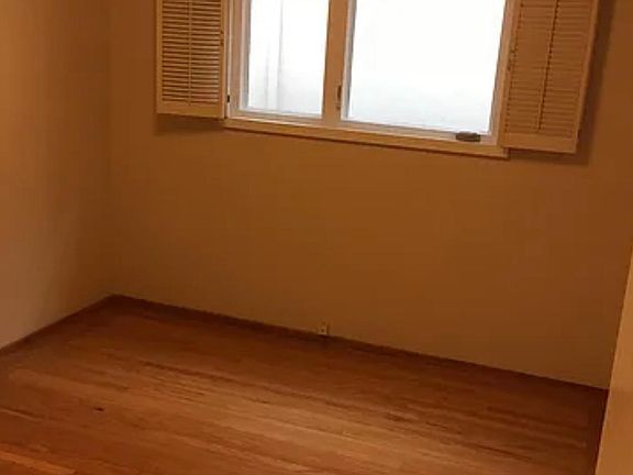 2nd image of 39 Forest Knolls Dr