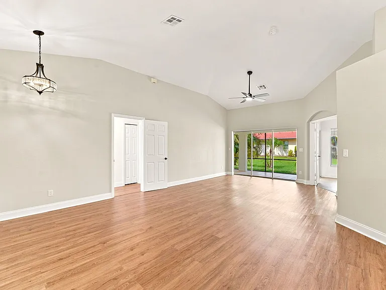 3708 Kent Dr — Photo 14
