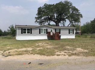 730 Park St, Pleasanton, TX 78064