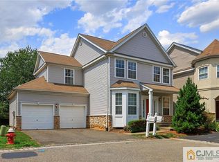 10 Trpisovsky Ct, Parlin, NJ 08859