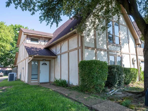 1105 Towne Lake Dr, Longview, TX 75601