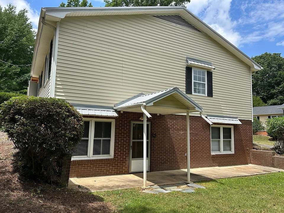 109 Cedar Trails Ct