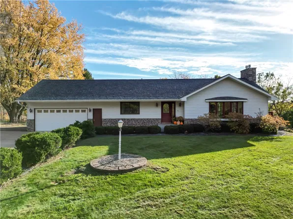 2039 N Town Hall Road, Eau Claire, WI 54703
