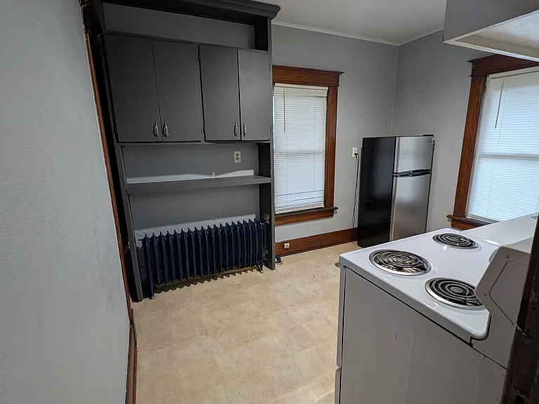 622 W 10th St #2 — Photo 12
