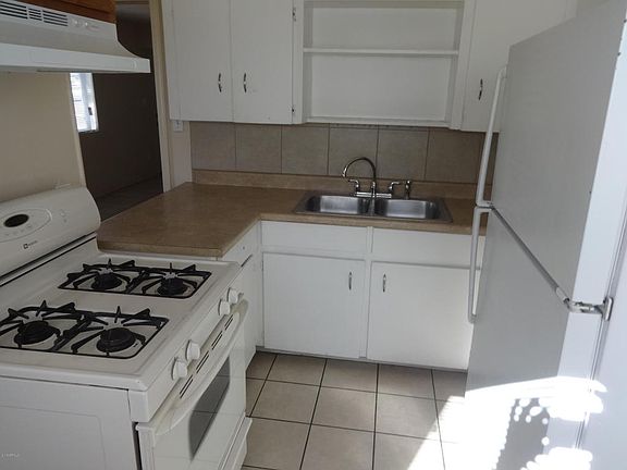 3rd image of 2736 W Alice Ave