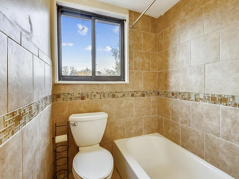 7611 Maple Ave #501 — Photo 29