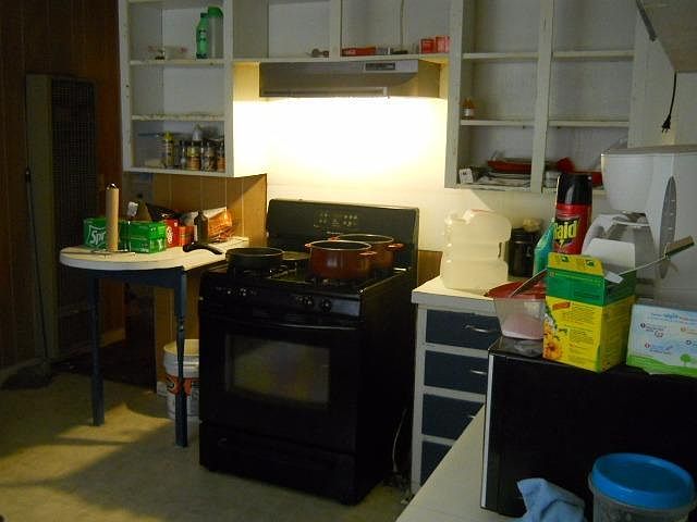 2nd image of 1522 W Avenue B