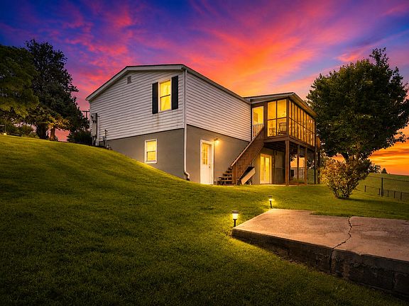 2nd image of 1019 Croker Ln
