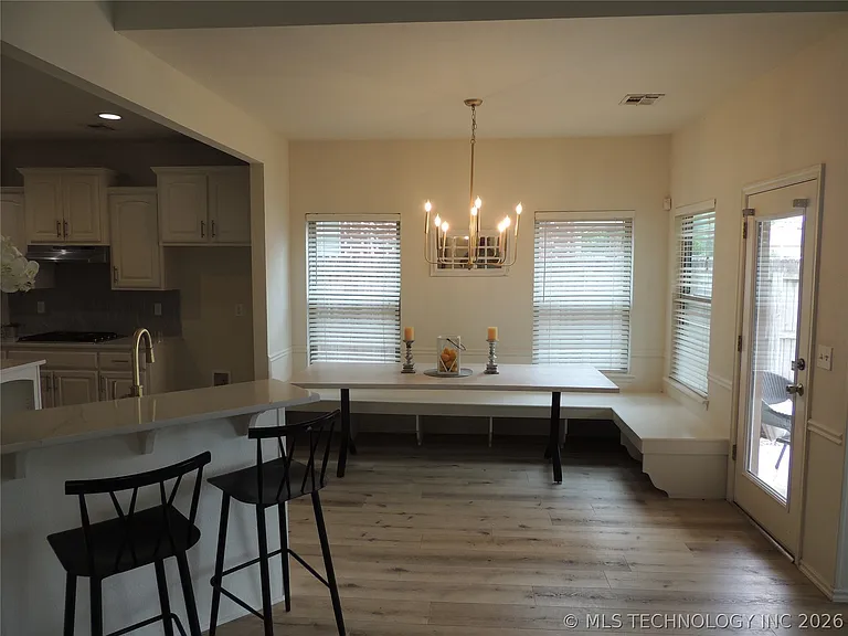 4416 W Indianola St — Photo 18