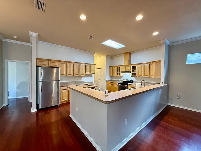 9905 NW 21st Ave — Photo 10