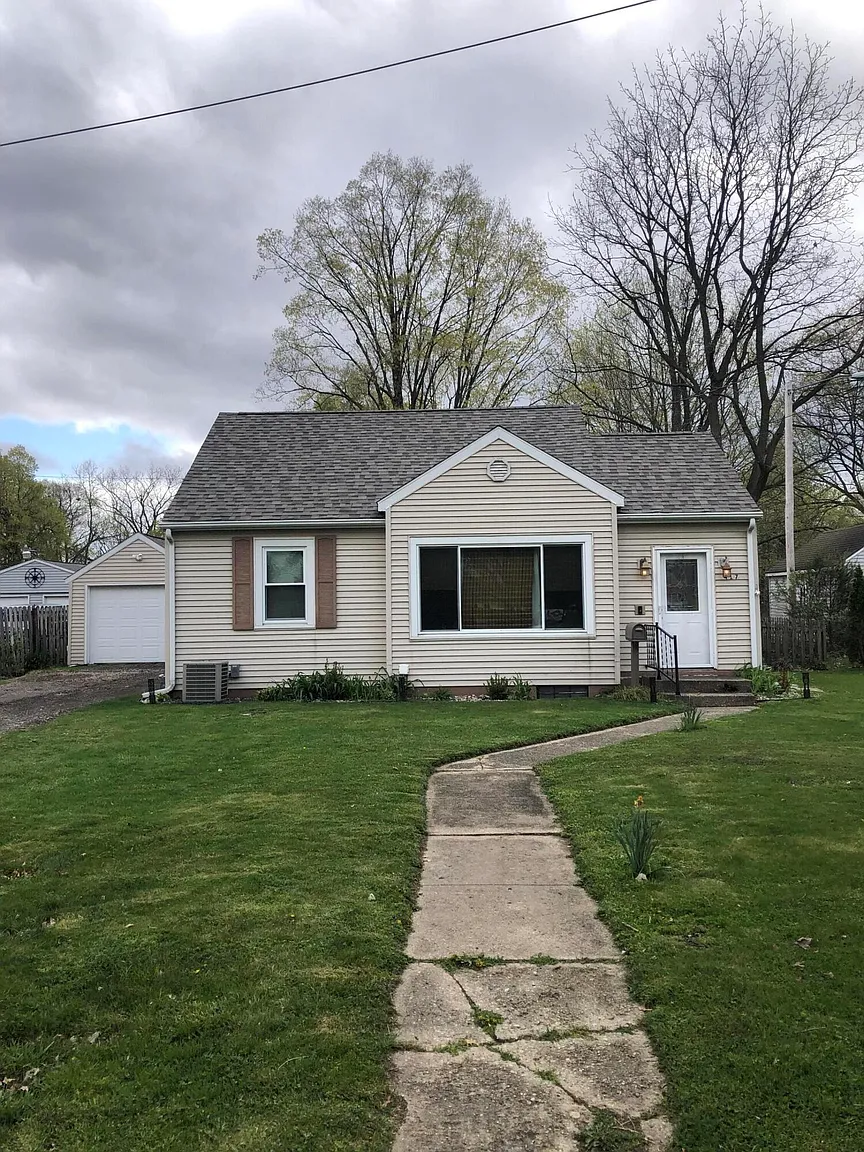 417 N Douglas Ave photo 1