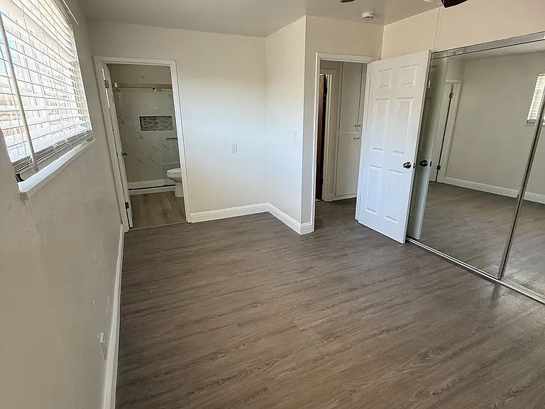 4765 Serra Ave — Photo 25