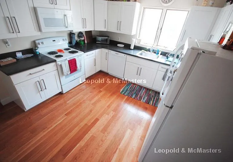 57 Waverly St #2 — Photo 2