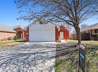 3122 Timber Creek Dr, Grand Prairie, TX 75052