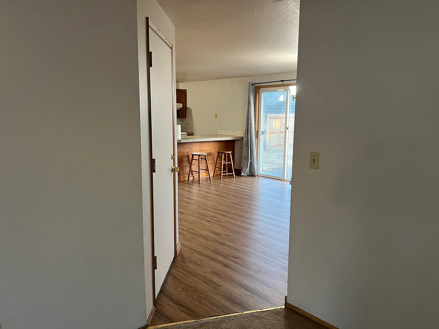 3 bed, 1408 sqft, $2,200 — Photo 4