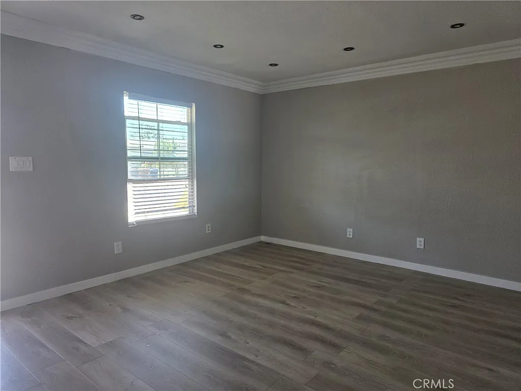 4 bed, 1296 sqft, $4,200 — Photo 4