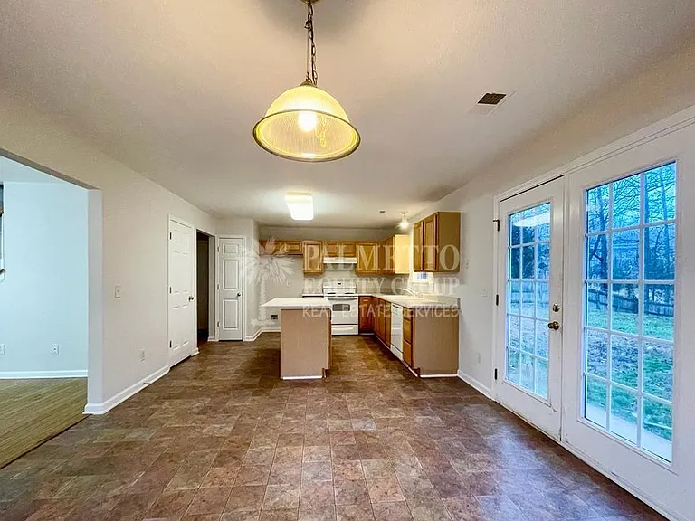 5715 River Glen Dr — Photo 6