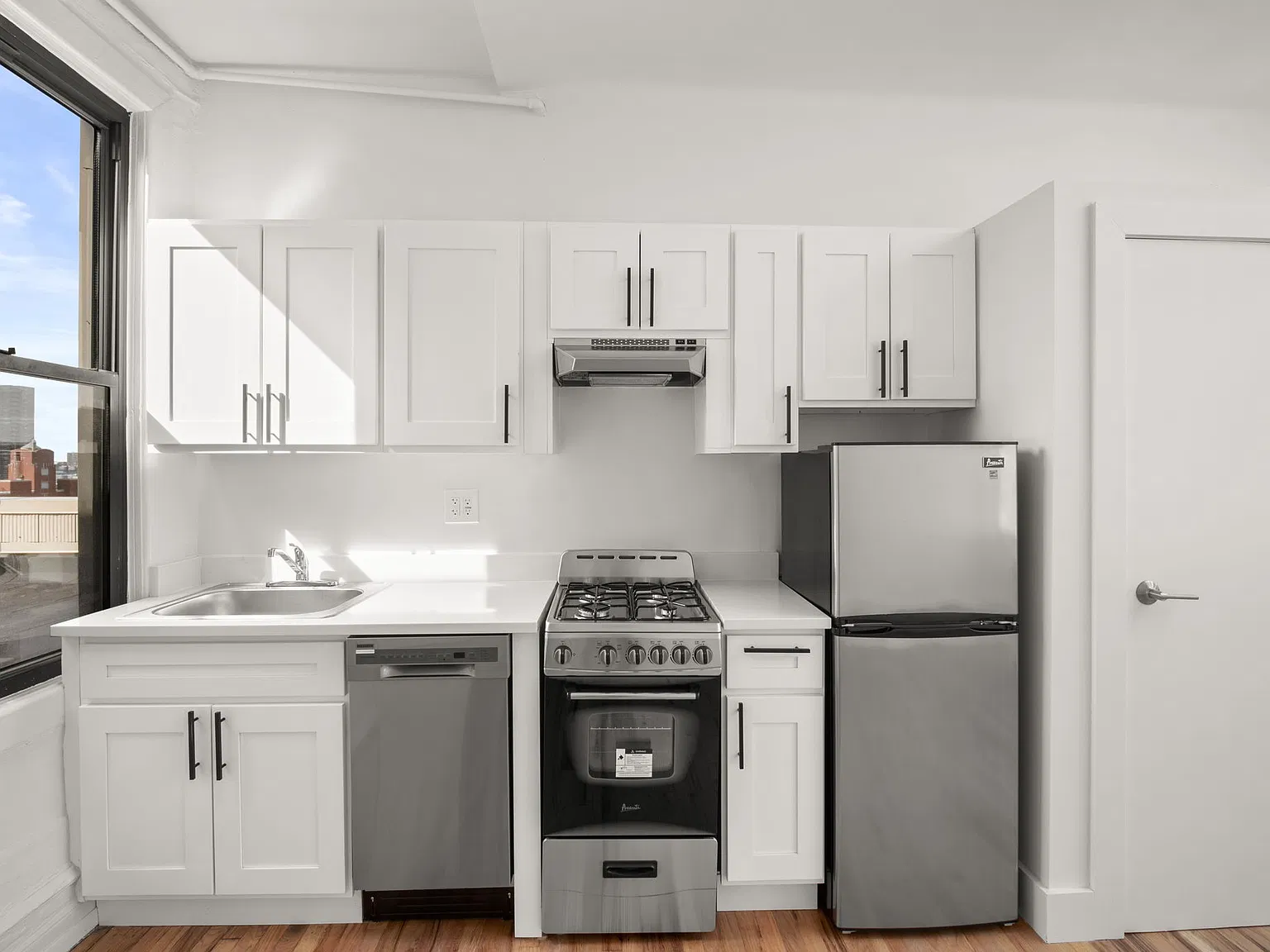 347 West 55th Street — Photo 4