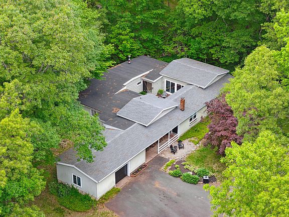 5th image of 35 Old Acres Road