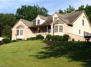 23 Station Rd, Columbia, NJ 07832
