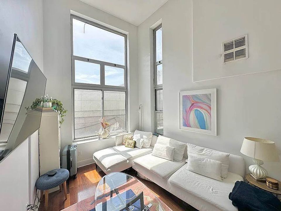 1st image of 16 Meserole St APT 3A