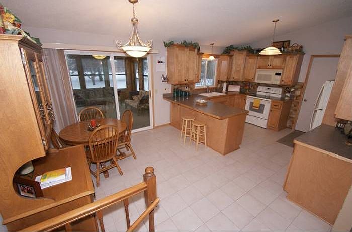 2nd image of 1020 Westview Dr