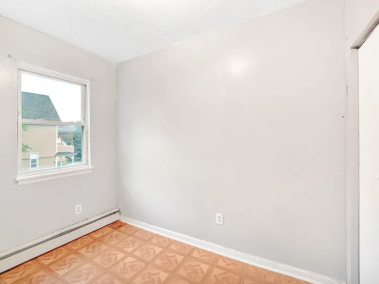 132 Locust St #6 — Photo 3