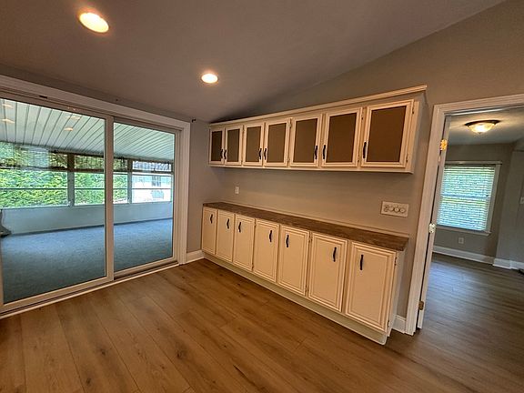 5th image of 7-9 South Meadow Village #7