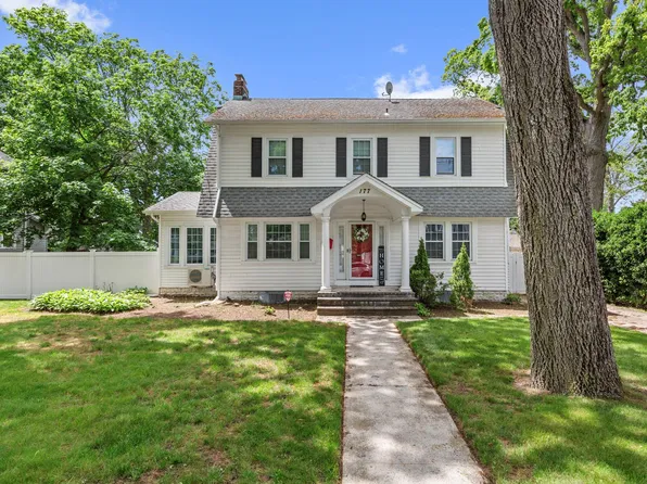 177 N Long Beach Avenue, Freeport, NY 11520