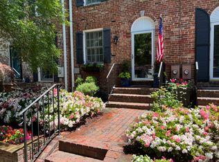 828 S Pitt St, Alexandria, VA 22314