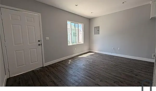 6427 S Victoria Ave #1-2 — Photo 5