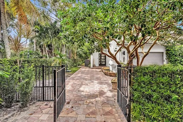 2 bed, 2.5 bath, 1804 sqft, $3,950 — Photo 1