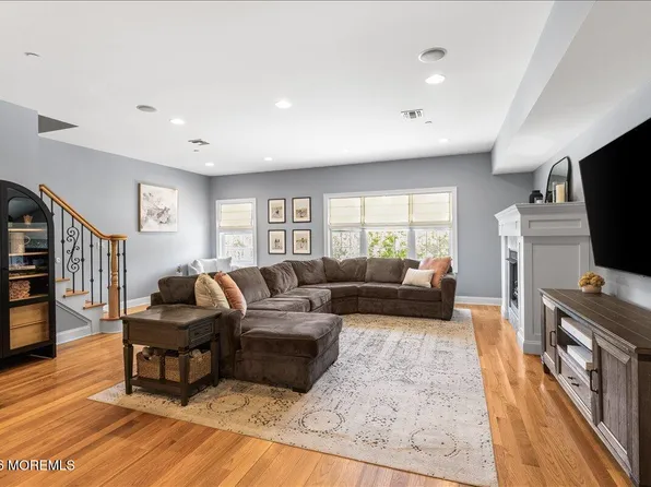 31 White Oak Lane, Aberdeen, NJ 07747