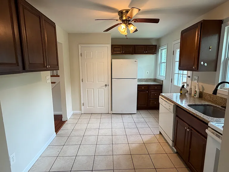 1057 Front St — Photo 4