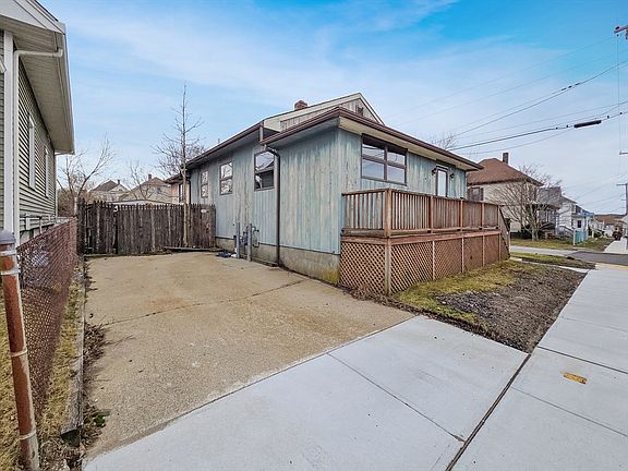 3rd image of 54 Slocum St