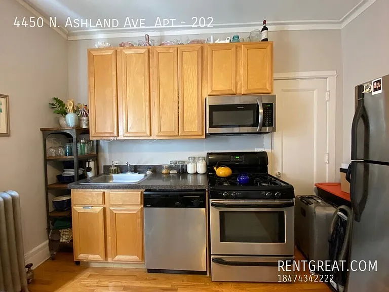 4450 N Ashland Ave #202 — Photo 9