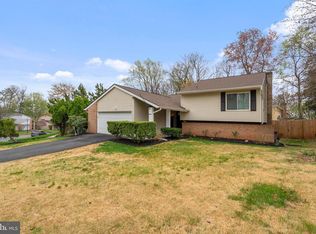 218 Penny Ln, Sterling, VA