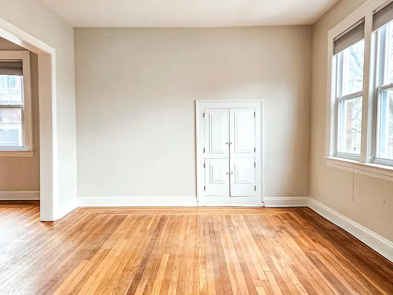 542 Chapel St #4 — Photo 6