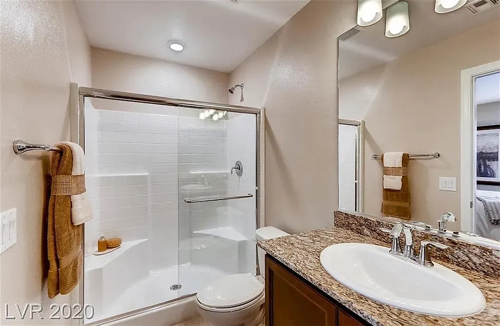 3 bed, 1306 sqft, $2,000 — Photo 2