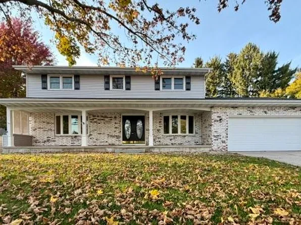1000 Surrey Ct, Sun Prairie, WI 53590