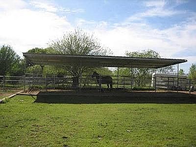 3 Stall Mare Motel w/ Outbuilding to left